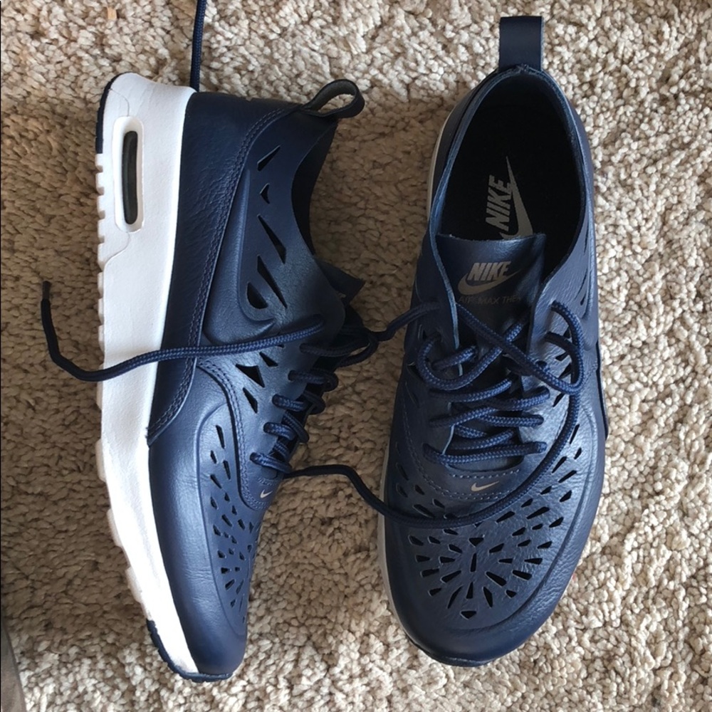 NIKE THEA Blue lacer cut style!